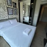 芭提雅中心地区 The Base 高档公寓酒店