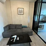 芭提雅中心地区 The Base 高档公寓酒店