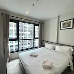 อพาร์ทเม้น The Base芭提雅市中心 出门商场711海滩 泼水节最热闹地方 *