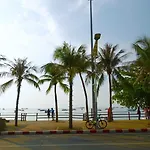The Base芭提雅市中心 出门商场711海滩 泼水节最热闹地方 Pattaya