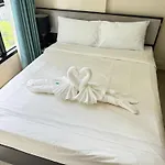 芭提雅中心地区 The Base 高档公寓酒店
