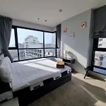 芭提雅市中心海景双卧室 步行街酒吧商场海滩步行几分钟可到 อพาร์ทเม้น *