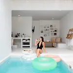 Sava House, Koh Larn