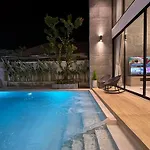 Brand New Modern Pattaya Pool Villa Near Walking Street