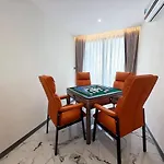 Q8-luxury Pool With Mahjong Near Terminal 21 *
