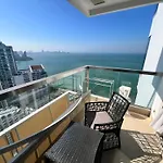 อพาร์ทเม้น The Palm Wongamat 2br Beachfront 34th Floor Panoramic Sea View