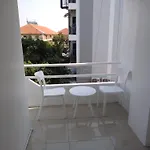 Illusion Hostel & Club