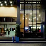 Page 10 Hotel