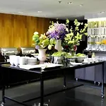 Page 10 Hotel