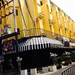 โรงแรม เดอะ แอมเบียนซ์ โฮเทล 3*