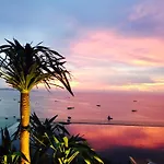Hotel Centric Sea *