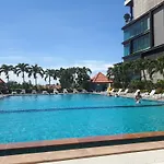 Apartment View Talay6 By Blue Ocean
