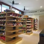 Jp\'S Unixx Residence Club