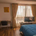 Luxury Seaview The Peak Towers 200m To