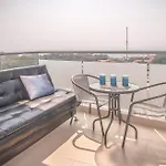 Luxury Seaview The Peak Towers 200m To *