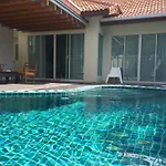 Majestic Pool วิลล่า