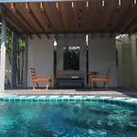 Majestic Pool วิลล่า *