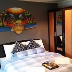 Nemos Guesthouse And Massage