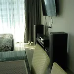 อพาร์ทเม้น Wong Amat Tower *