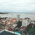 อพาร์ทเม้น The Base 芭提雅基地公寓 Pattaya
