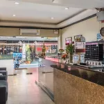 โรงแรม เดอะ แอมเบียนซ์ โฮเทล
