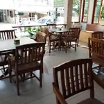 New Nikom Court อพาร์ทเม้น