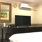 โรงแรม เดอะ แอมเบียนซ์ โฮเทล
