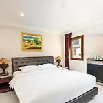 โรงแรม เดอะ แอมเบียนซ์ โฮเทล Pattaya
