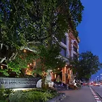 Floral Hotel - Dolphin Circle Pattaya