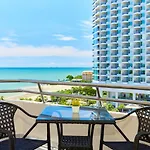 Markland Beachfront By Fantasea Beach