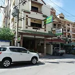 New Nikom Court Pattaya