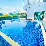 Dusit Grand View *