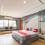 Oyo 882 The Moonlight Serviced Hotel