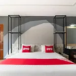 Oyo 882 The Moonlight Serviced Hotel 2*