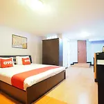 Hotel Oyo 963 Sunshine 2*