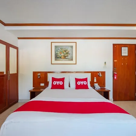 Oyo 75328 Punjabi Junction Hotel 3*