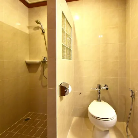 Dynasty Hotel 3*
