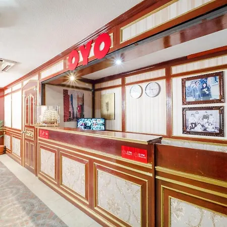 Oyo 75328 Punjabi Junction Hotel Pattaya