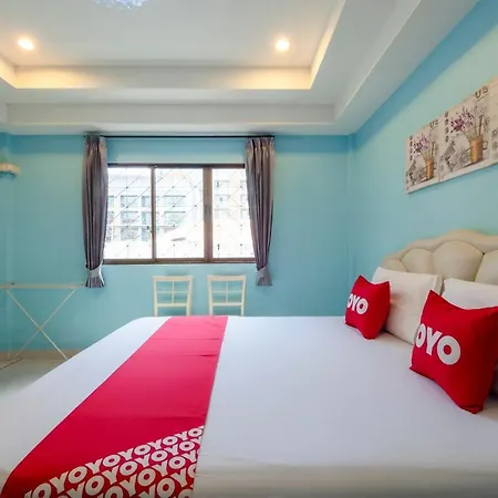 Oyo 75330 Little House Hotel 2*