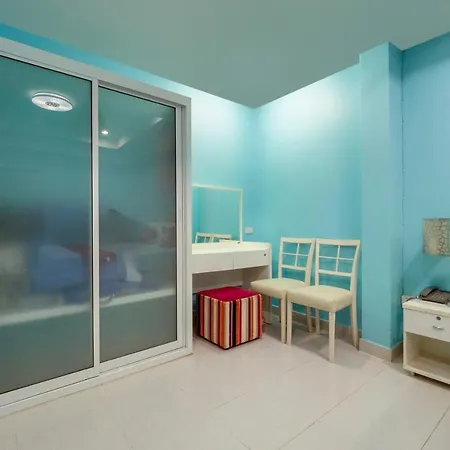 Oyo 75330 Little House Hotel 2*