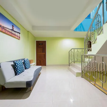 Oyo 75330 Little House 2* Pattaya