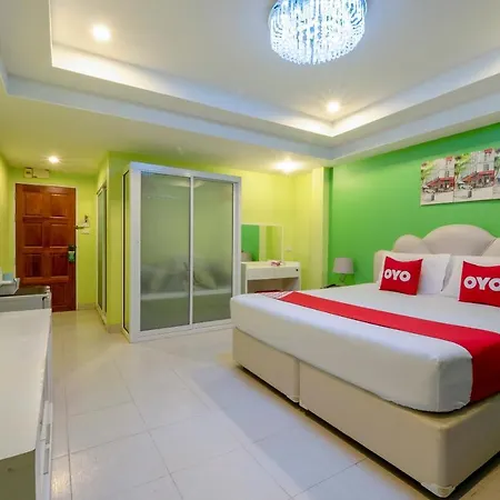 Hotel Oyo 75330 Little House 2*