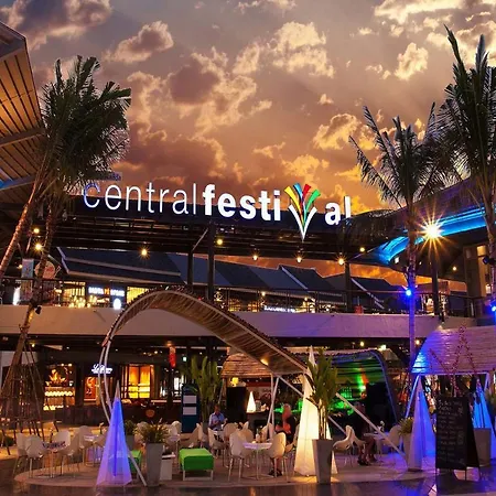 Oyo 75328 Punjabi Junction Hotel 3*