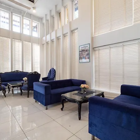 Oyo 75369 Cozy Rooms@ Addicts Hotel