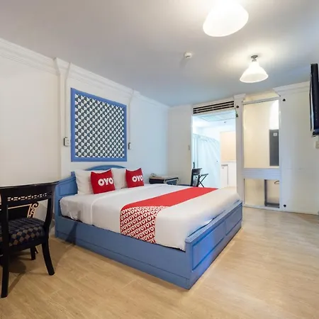 Hotel Oyo 75369 Cozy Rooms@ Addicts