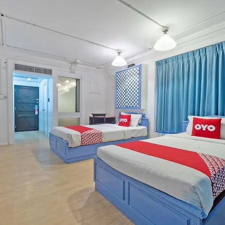 Hotel Oyo 75369 Cozy Rooms@ Addicts 2*