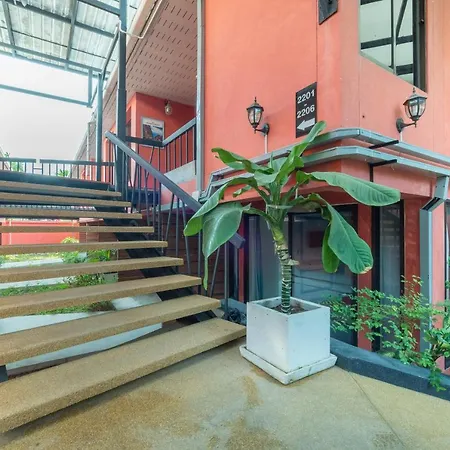 Hotel Oyo 75369 Cozy Rooms@ Addicts 2*