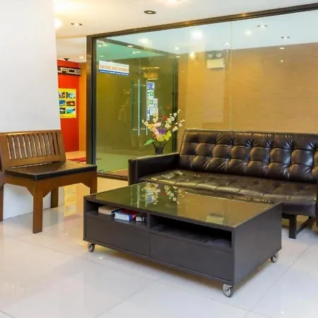 Hotel Punyapha - 5 Mins From Beach Pattaya