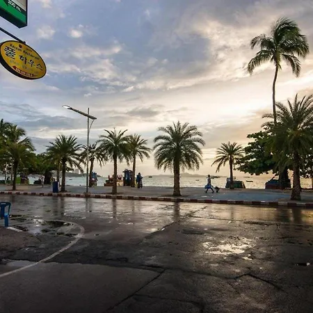 Punyapha - 5 Mins From Beach Hotel Pattaya