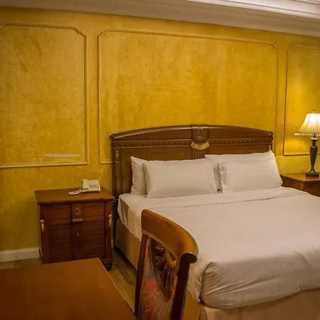 Hotel Four Seasons Place 4*